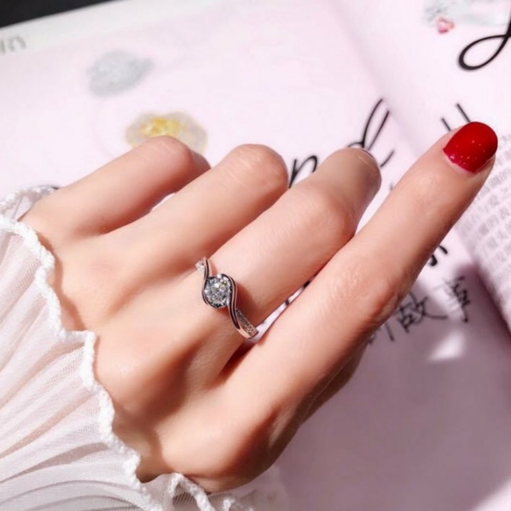 NEW Lovely Cubic Zirconia Silver Tone Ring - Picture 2 of 6